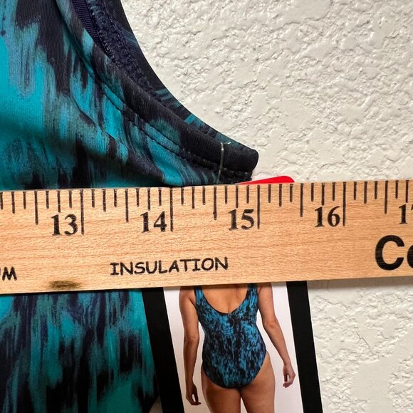 NWT TYR One Piece Swimsuit Green Removable‎ Cups Size M - Picture 5 of 6